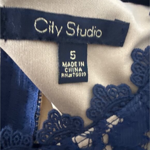 City Studio Navy Lace Fit & Flare Dress With Nude Lining Size 5 Cotton/Nylon Ble - Picture 3 of 5